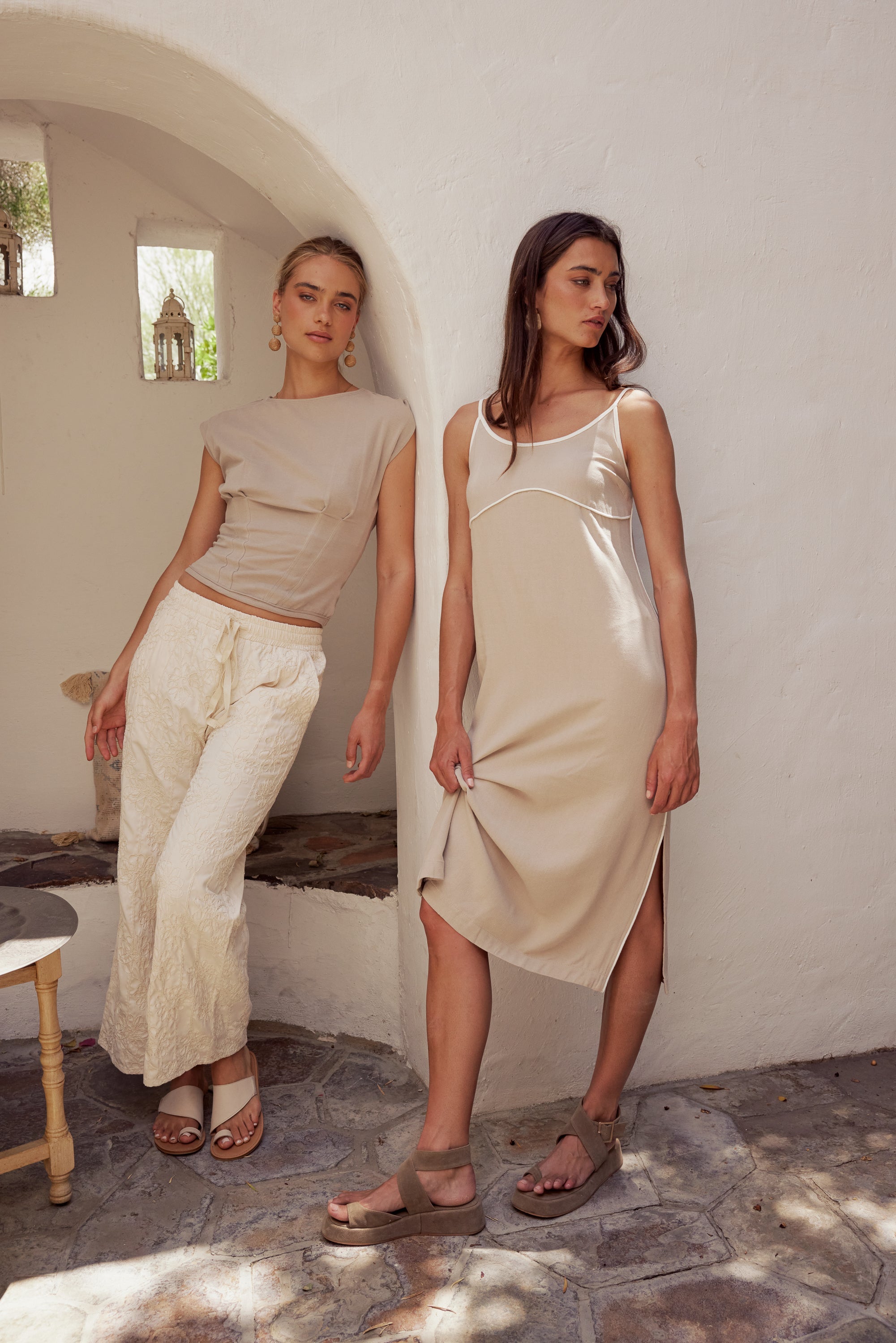 Joanna Contrast Midi Dress in Taupe