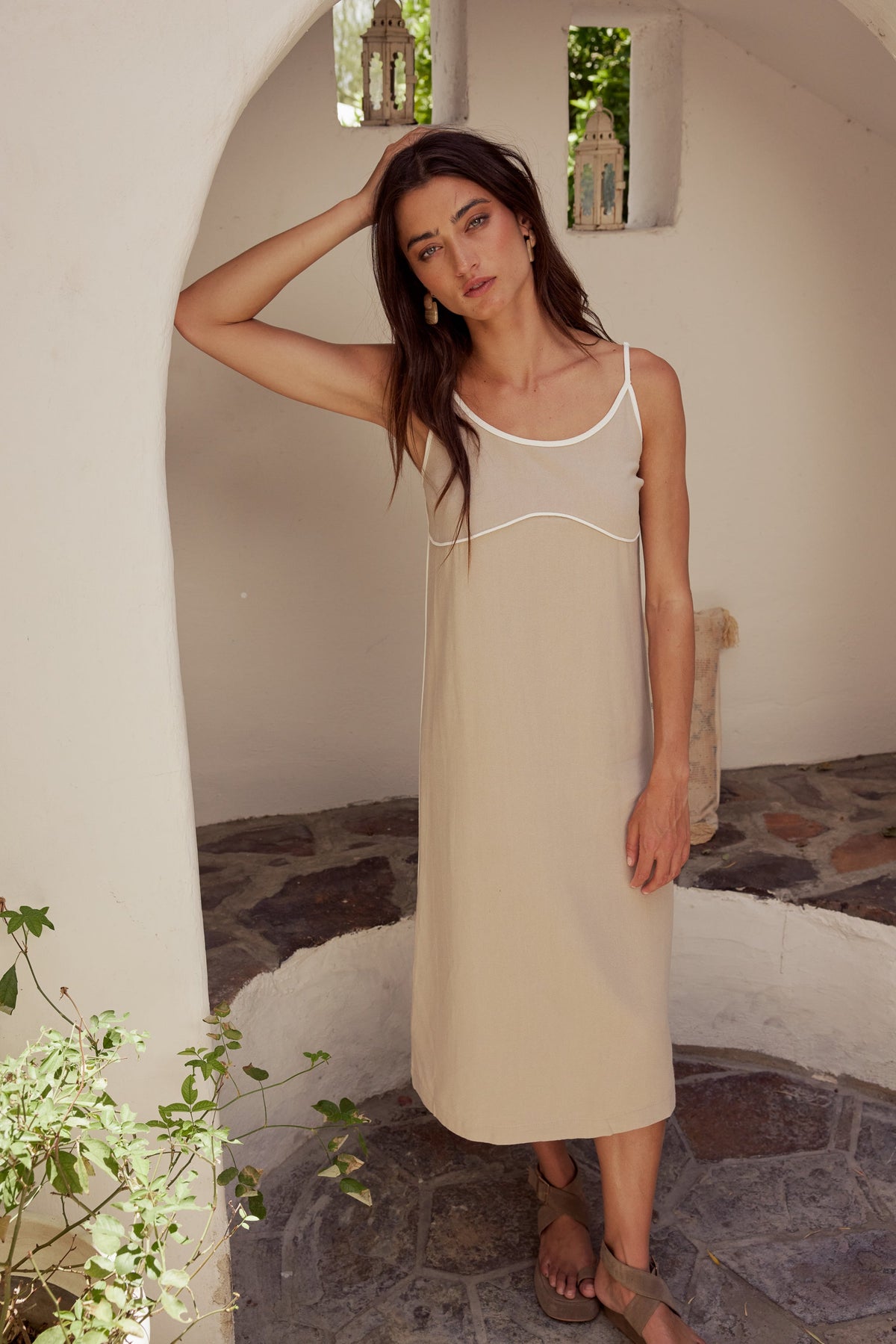 Joanna Contrast Midi Dress in Taupe